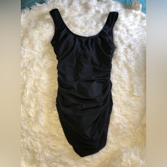 VENUS Black One Piece gathered Sleek Design size 6 NWOT - Picture 6 of 16